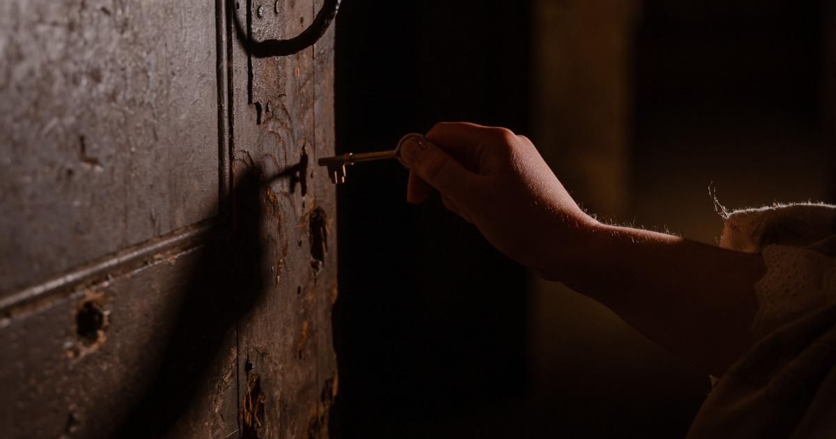 Mary King's Close: An Enigmatic Underground Village in Edinburgh